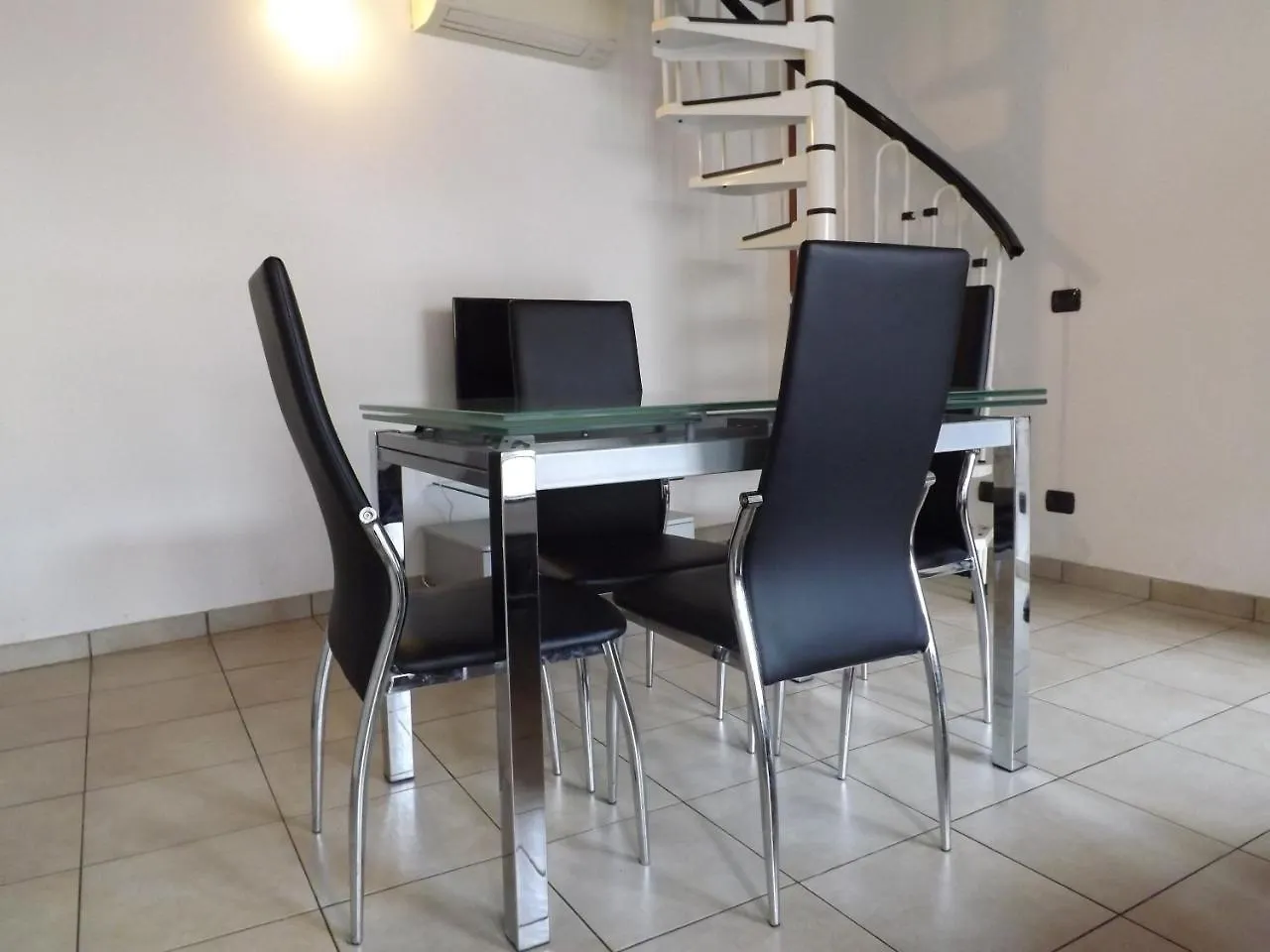 ** Appart hôtel Easy Milano - Rooms And Apartments Navigli Italie