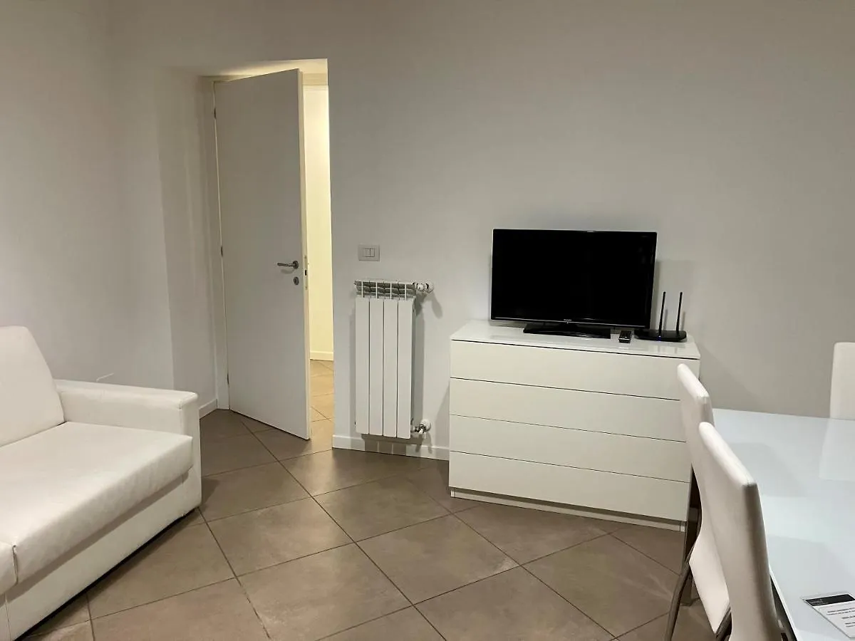 Апарт-отель Easy Milano - Rooms And Apartments Navigli