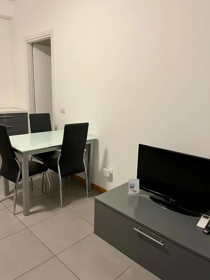 Апарт-отель Easy Milano - Rooms And Apartments Navigli