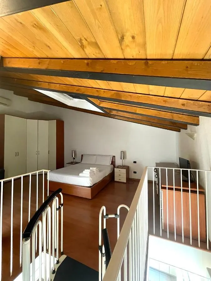 Apartahotel Easy Milano - Rooms And Apartments Navigli