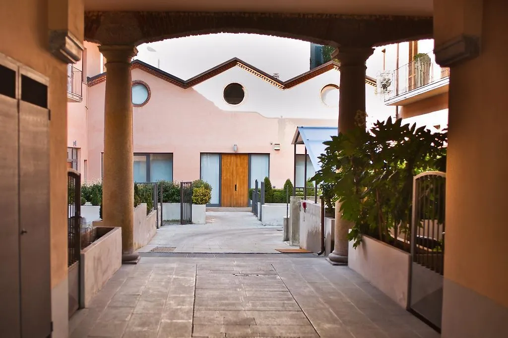 ** Apartahotel Easy Milano - Rooms And Apartments Navigli Italia